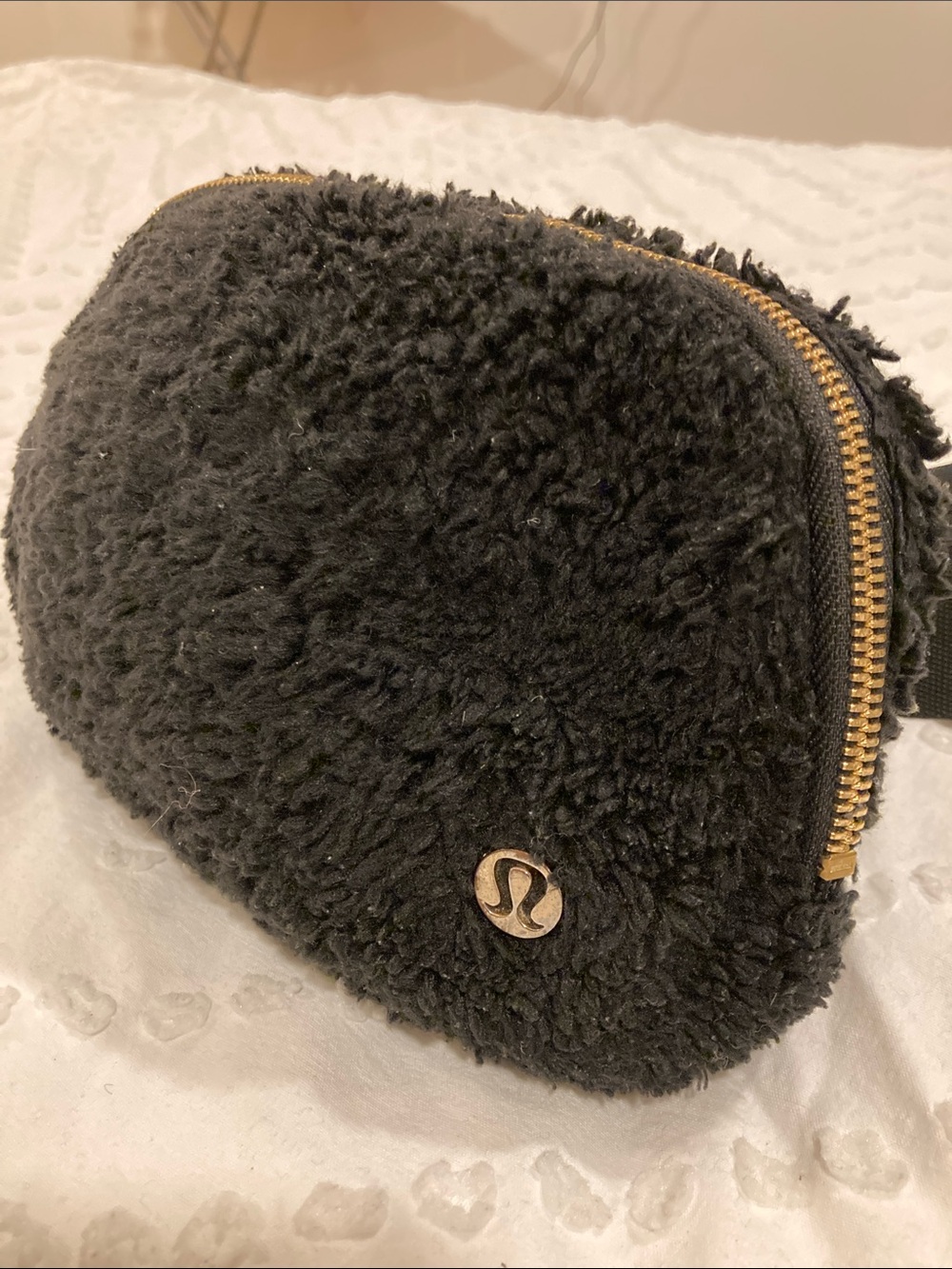 Lululemon teddy belt bag in black